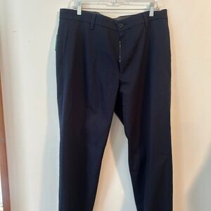Dockers Navy Blue Khakis Classic fit pant, size 34/32